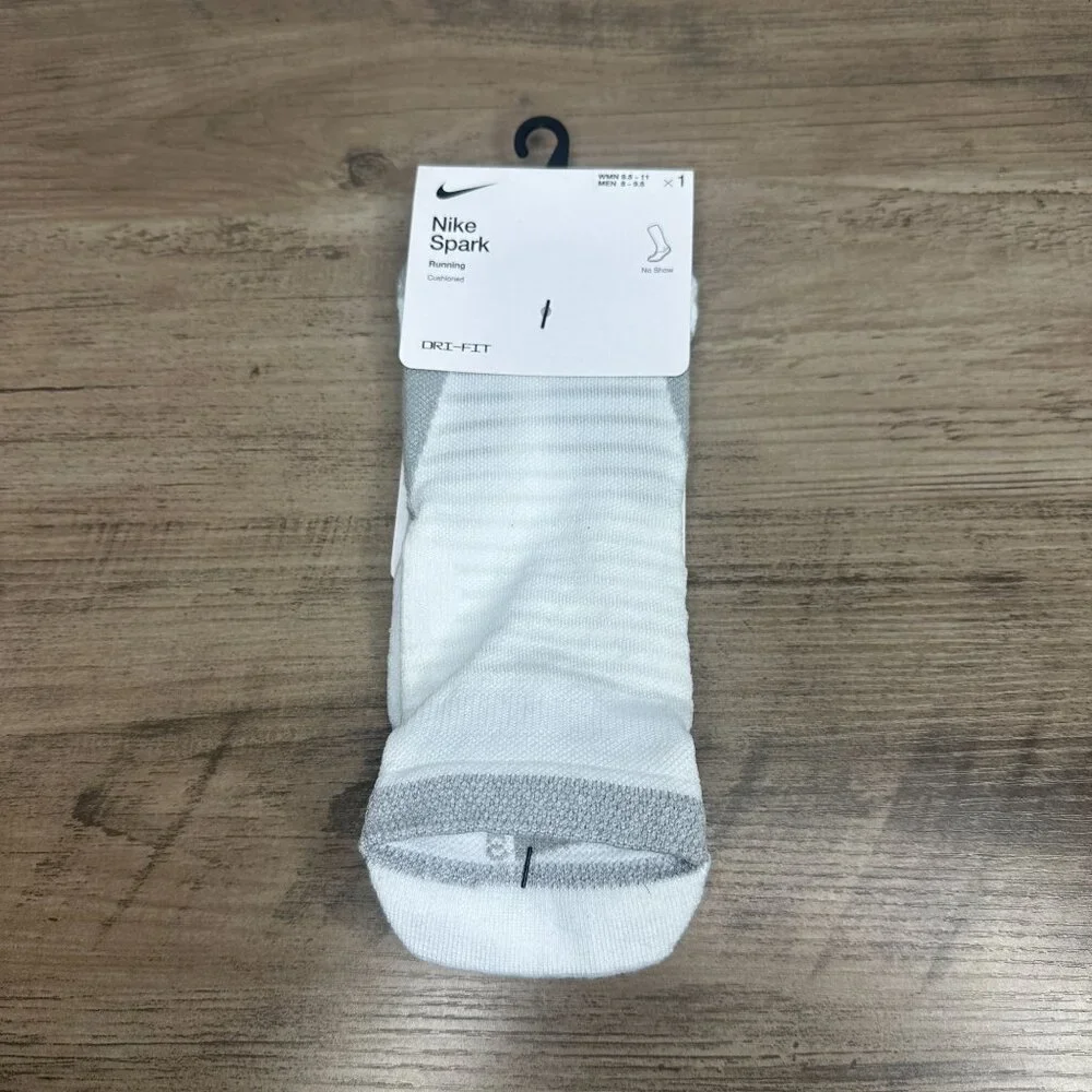 NWT Nike Unisex Spark Cushioned No Show Run Socks White Size Medium (CU7201-100)